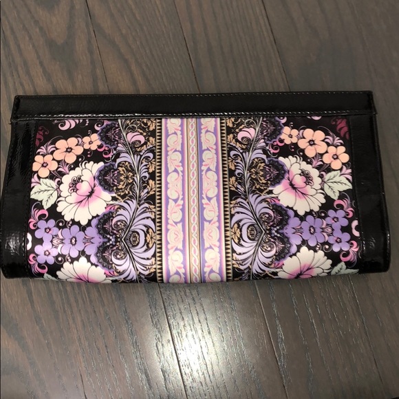 Large Nine West Clutch - Picture 3 of 6